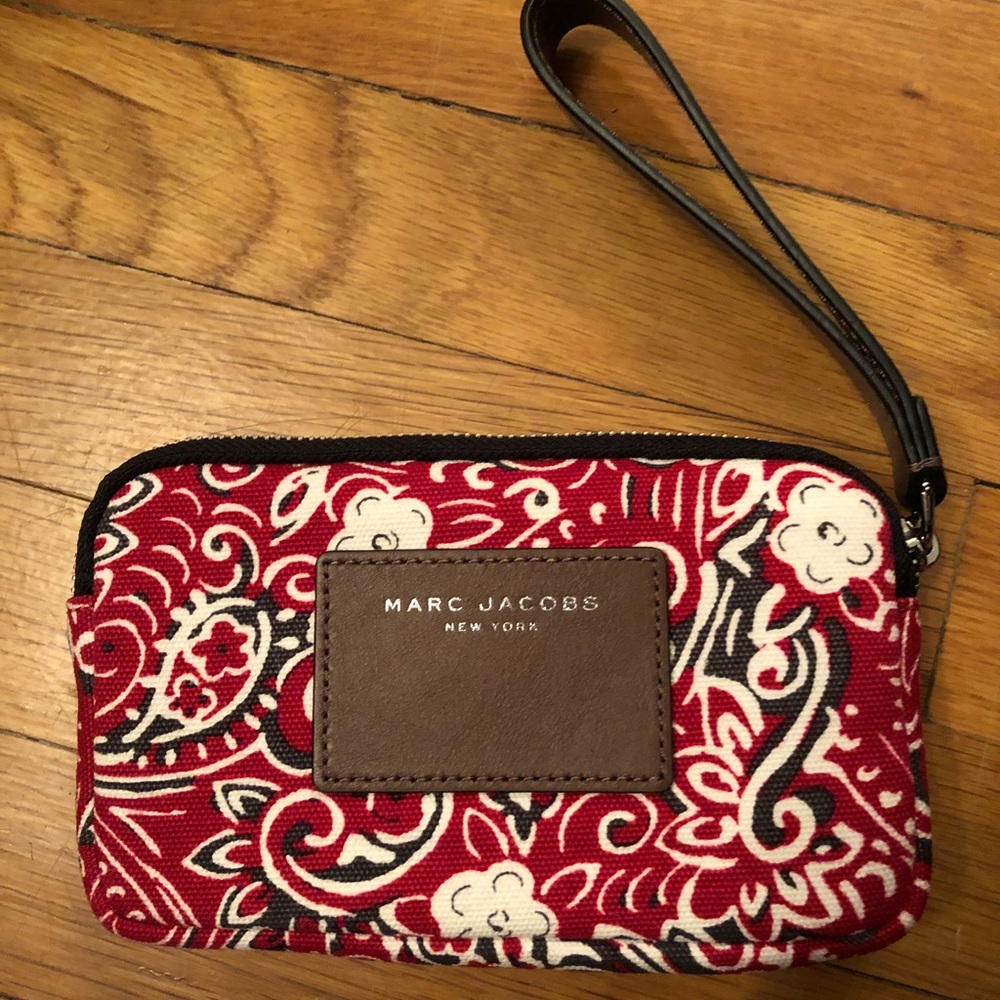 New without tag Marc jacobs wristlet